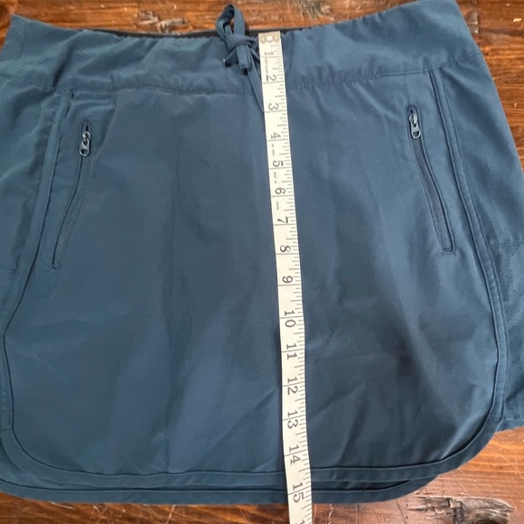 Magellan Water Repelling Skorts side and back Pockets size M. Lightweight - Picture 6 of 8